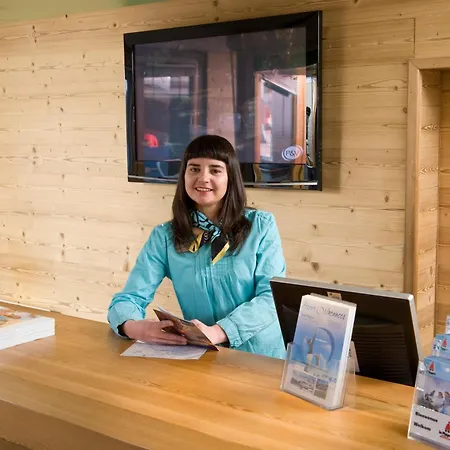 Pierre & Les Constellations מלון דירות 3*