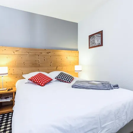 Pierre & Les Constellations Aparthotel 3*